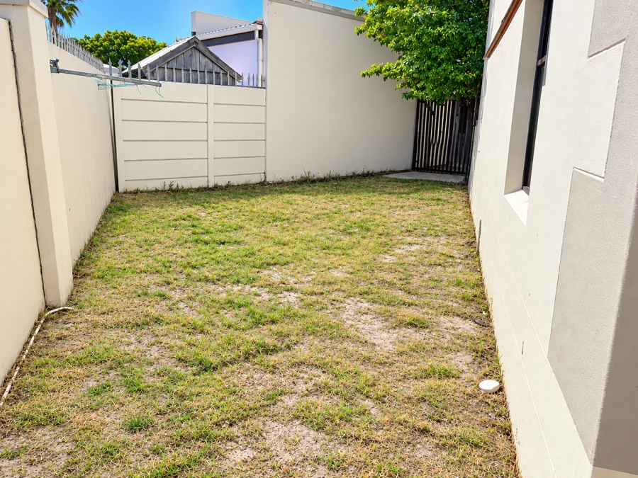2 Bedroom Property for Sale in Parklands Western Cape